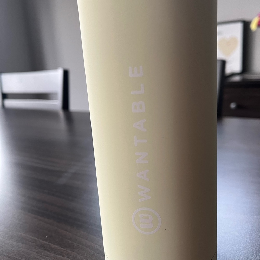 New Reusable Water Bottle - Picture 4 of 5